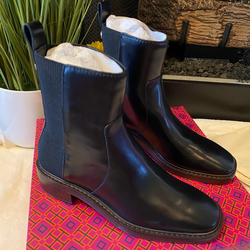 TORY BURCH CHELSEA BOOT